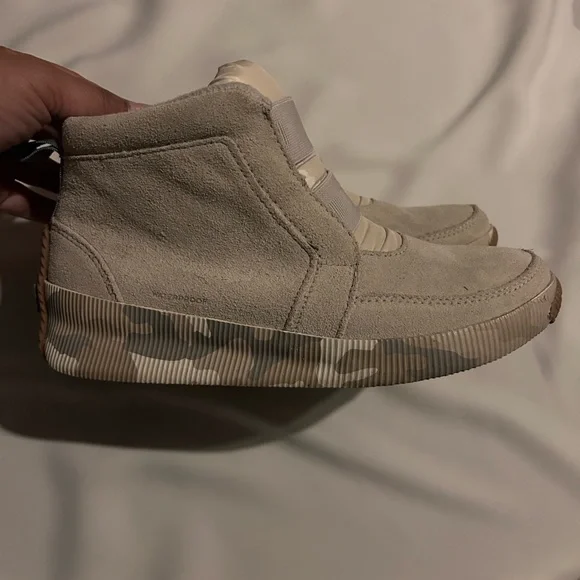 Sorel Women's Winter Boots - Light Gray - Picture 2 of 6